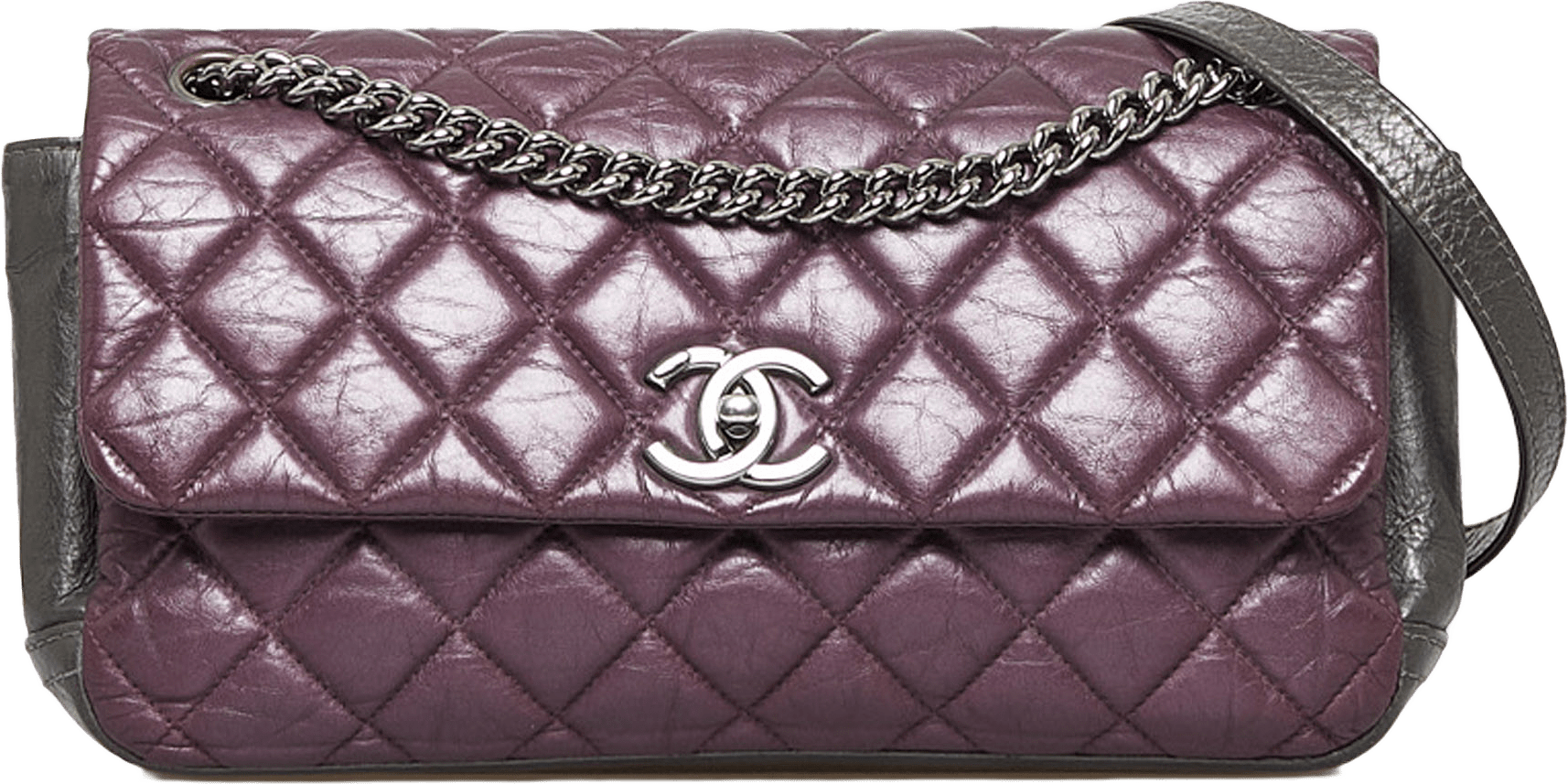 Chanel Glazed Matelasse Portobello Flap Bag, från Luxclusif, i färgen purple.