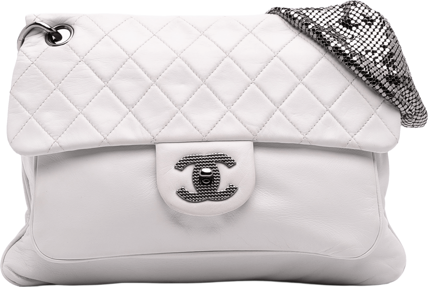Chanel Cc Quilted Soft Lambskin Chain Mail Shoulder Bag, från Luxclusif, i färgen white.