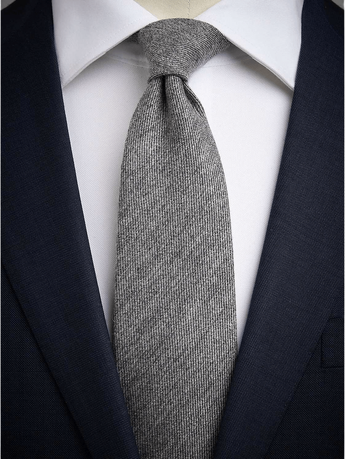 Cashmere Tie, från John Henric, i färgen light grey.