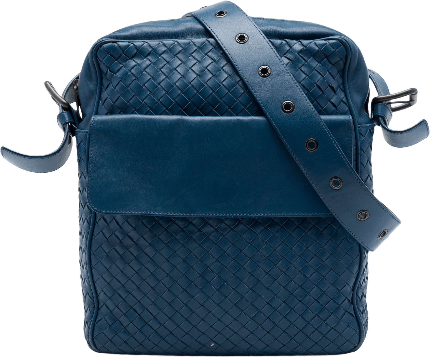 Bottega Veneta Nappa Intrecciato Messenger Bag, från Luxclusif, i färgen blå.
