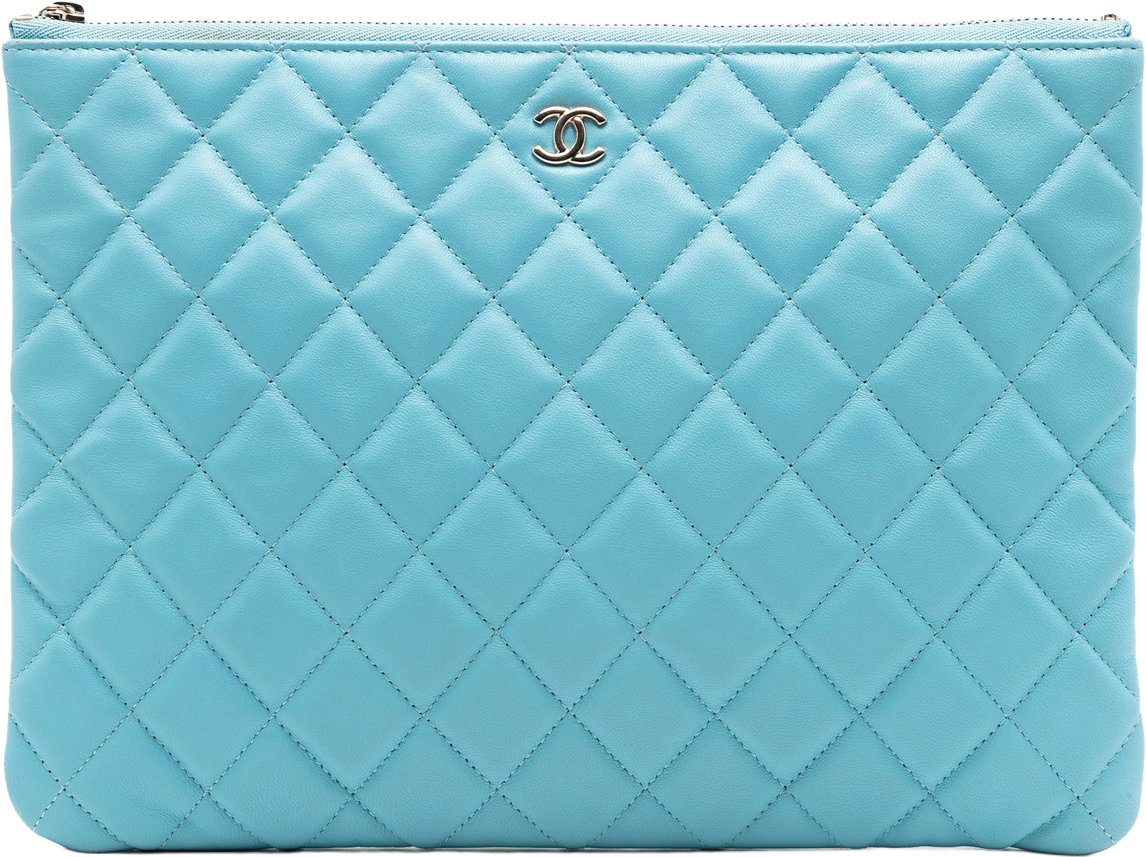 Chanel Medium Quilted Lambskin O Case Clutch, från Luxclusif, i färgen turquoise.