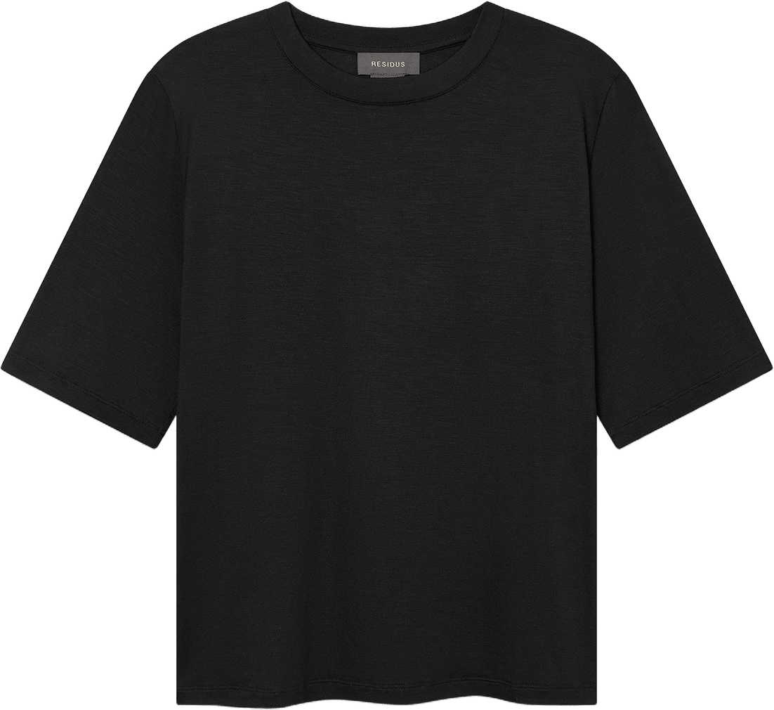 Bottas Tee - Black, från Residus, i färgen black.