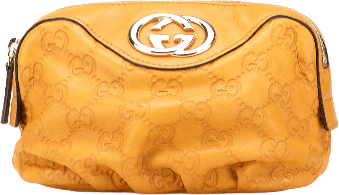 Gucci Guccissima Pouch, från Luxclusif, i färgen mustard.