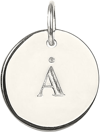 Beloved Mini Letter Å, från Syster P, i färgen Silver.