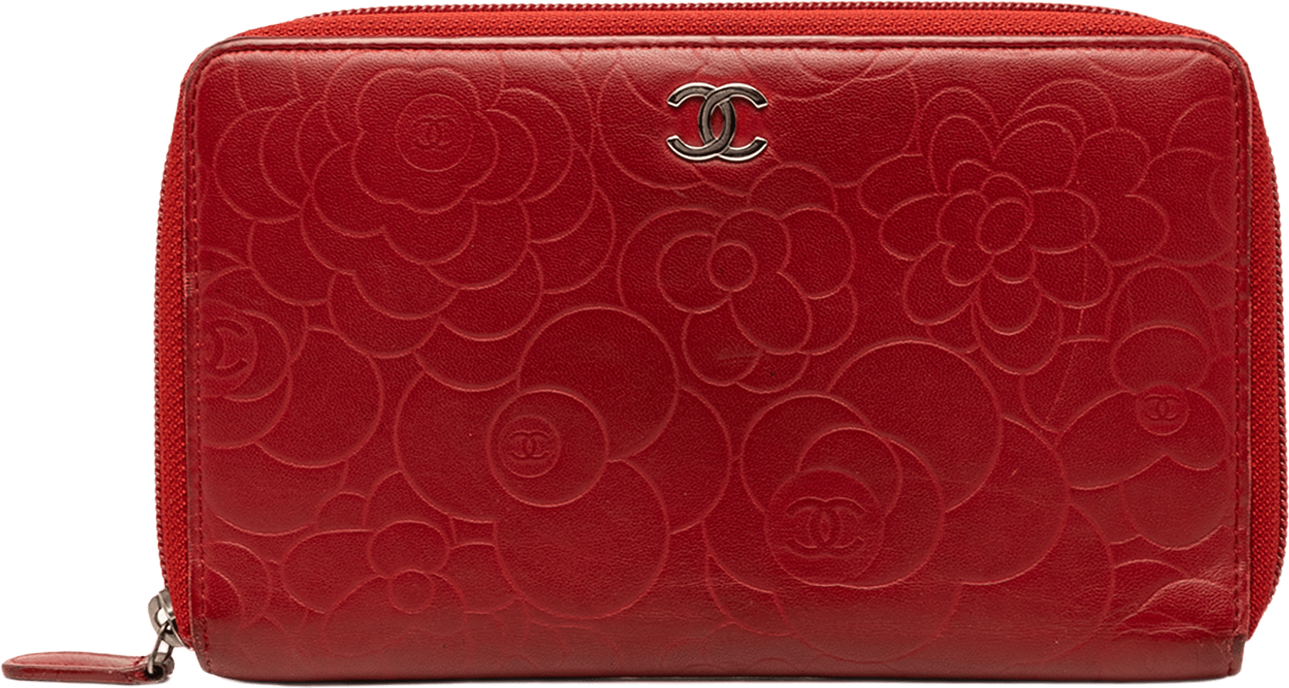 Chanel Embossed Lambskin Camellia Zip Around Long Wallet, från Luxclusif, i färgen dark red.