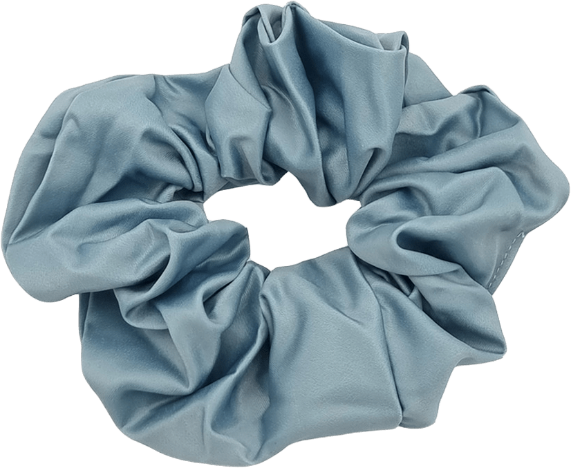 Hårscrunchie, från Complement, i färgen lt blue.