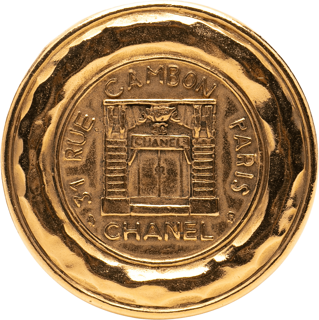 Chanel Gold Plated 31 Rue Cambon Brooch, från Luxclusif, i färgen gold.