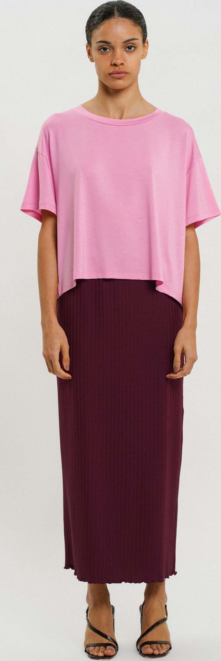 Gwynet Tee - Bubblegum, från Residus, i färgen pink.