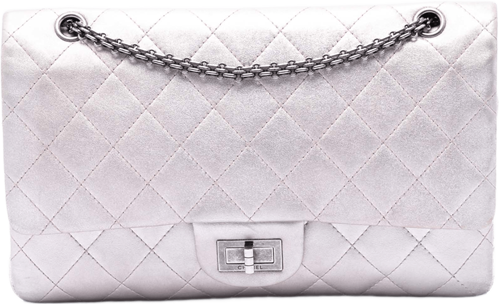 Chanel Quilted Iridescent Lambskin Reissue 2.55 Double Flap 227, från Luxclusif, i färgen light pink.