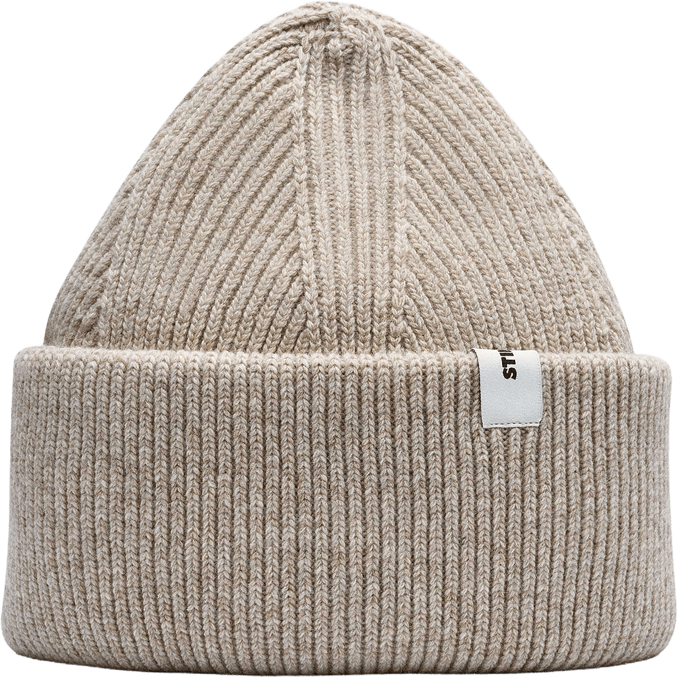 Beanie 01 Merino Chunky Fit, från Stiksen, i färgen sand.