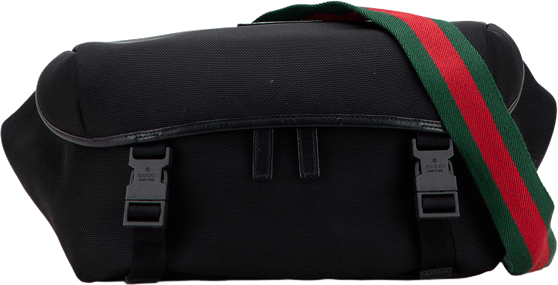 Gucci Techno Canvas Web Belt Bag, från Luxclusif, i färgen black.