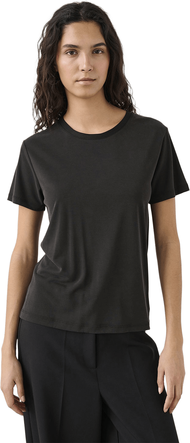 SLColumbine Crew-Neck T-Shirt, från Soaked In Luxury, i färgen Black.