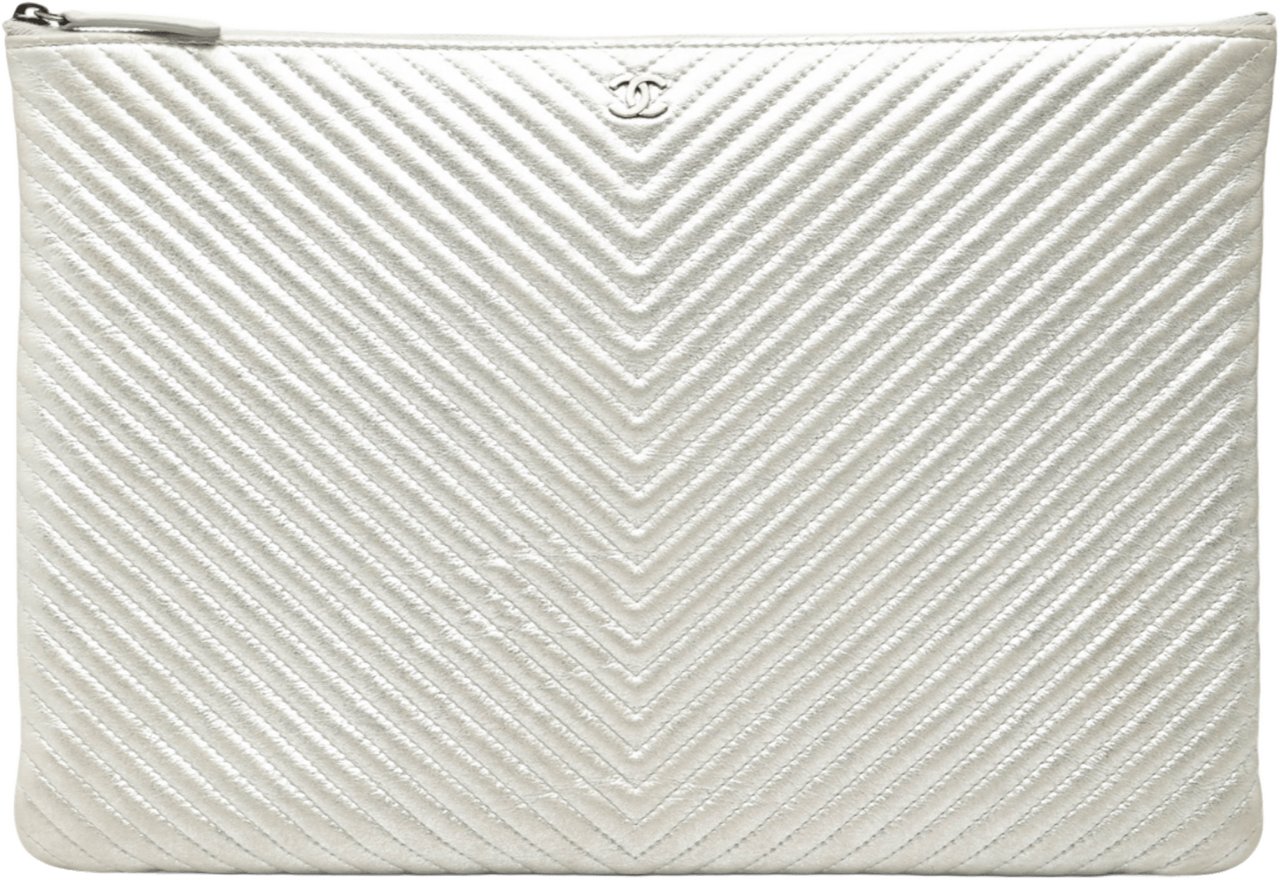 Chanel Large Chevron Metallic Calfskin O Case Clutch, från Luxclusif, i färgen silver.