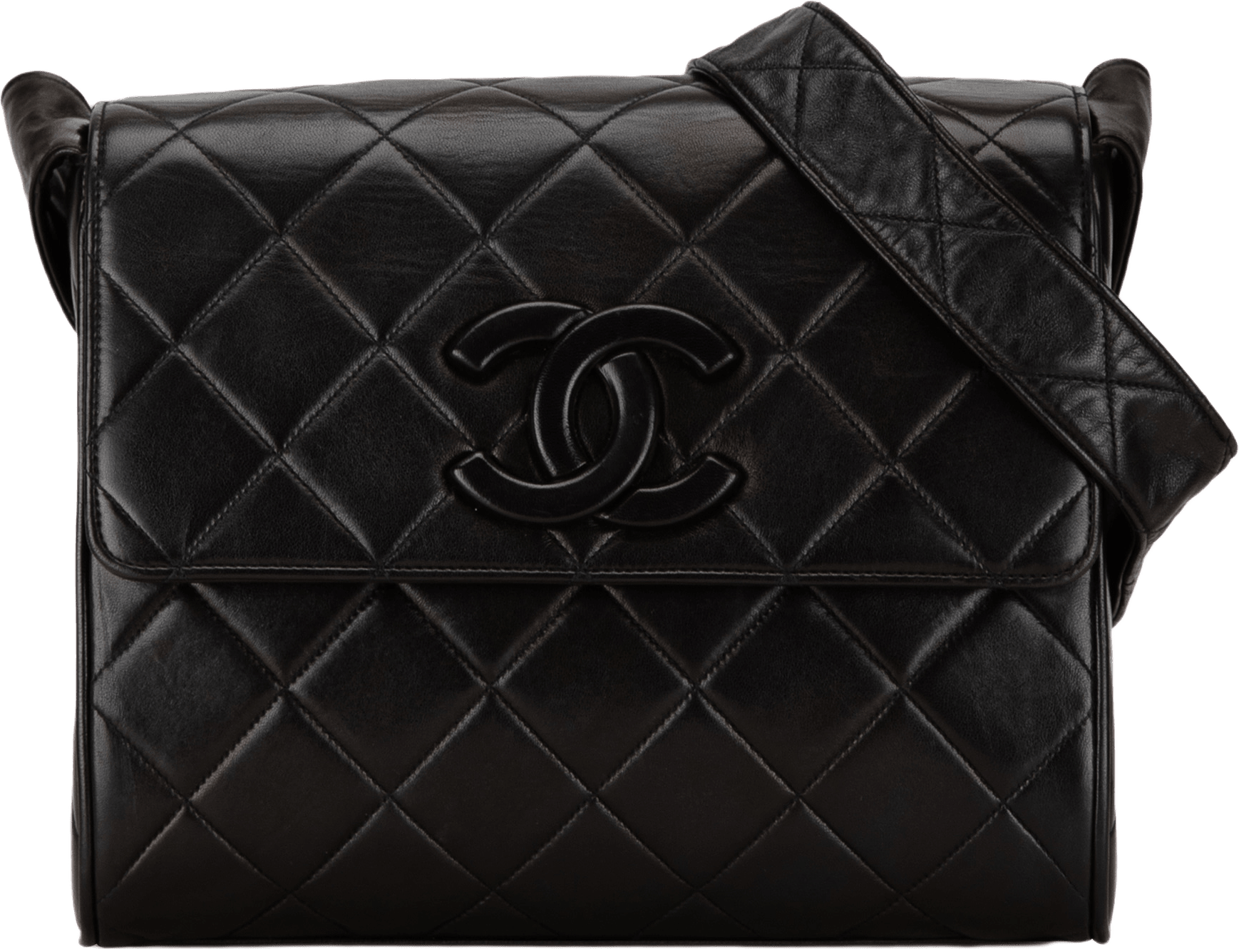 Chanel Cc Quilted Lambskin Flap, från Luxclusif, i färgen black.
