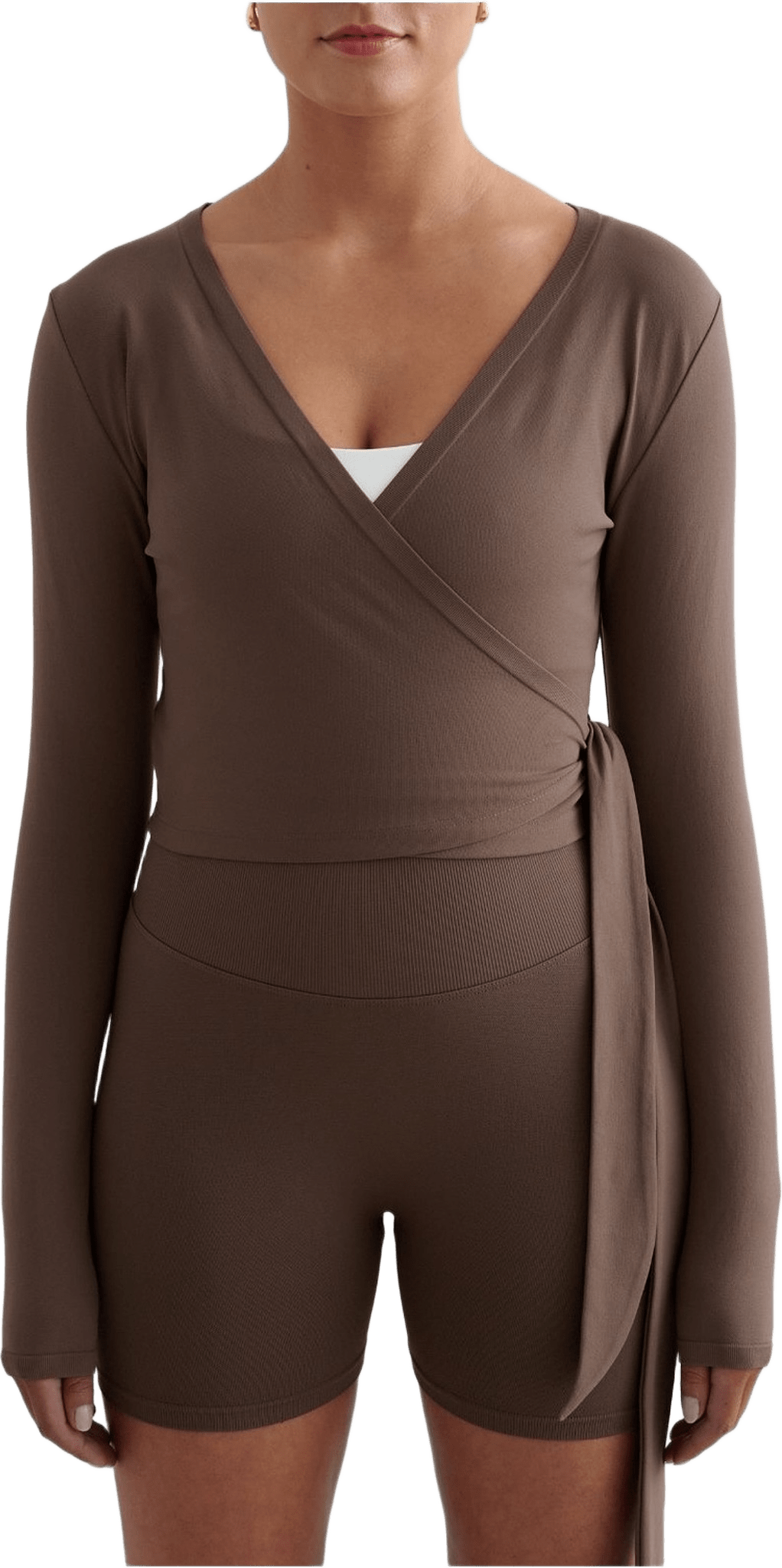 Shape Seamless Wrap Long Sleeve, från aim'n, i färgen macchiato.