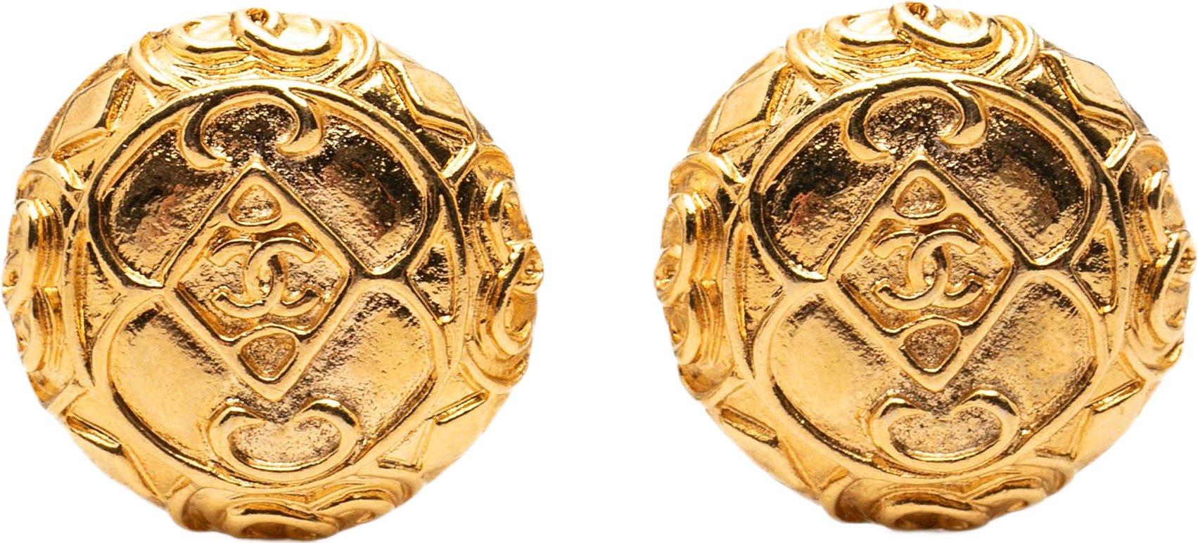 Chanel Cc Gold Plated Round Clip On Earrings, från Luxclusif, i färgen gold.