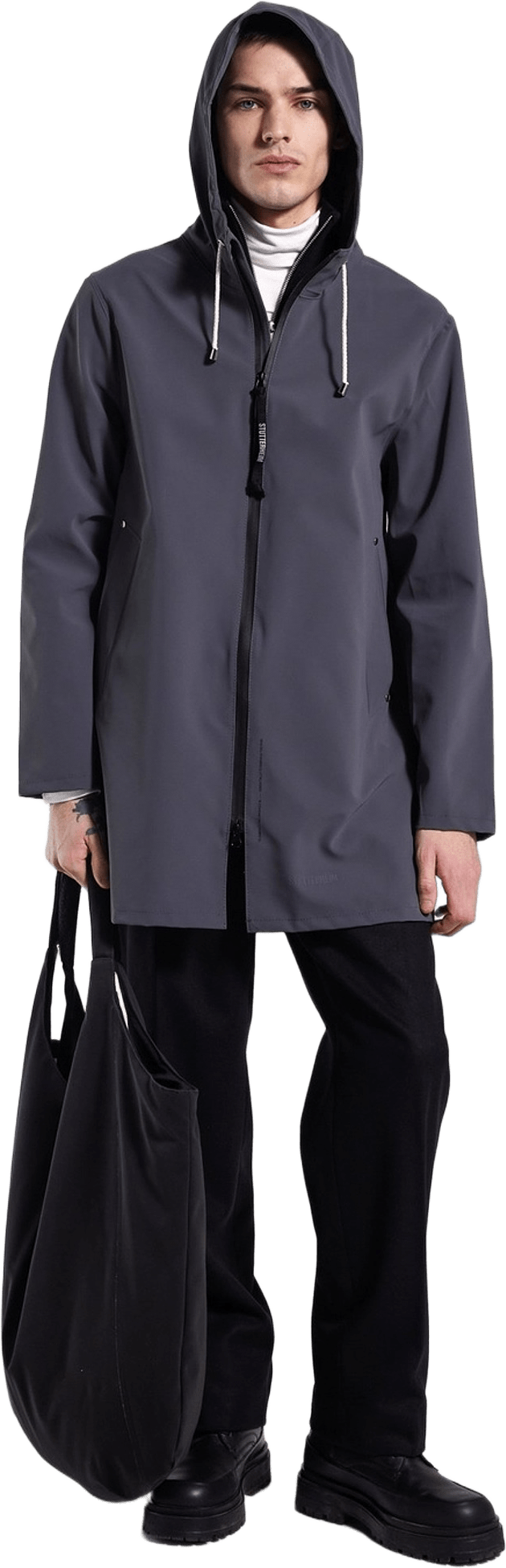 Stockholm Lightweight Zip Matte Raincoat, från Stutterheim, i färgen metal.