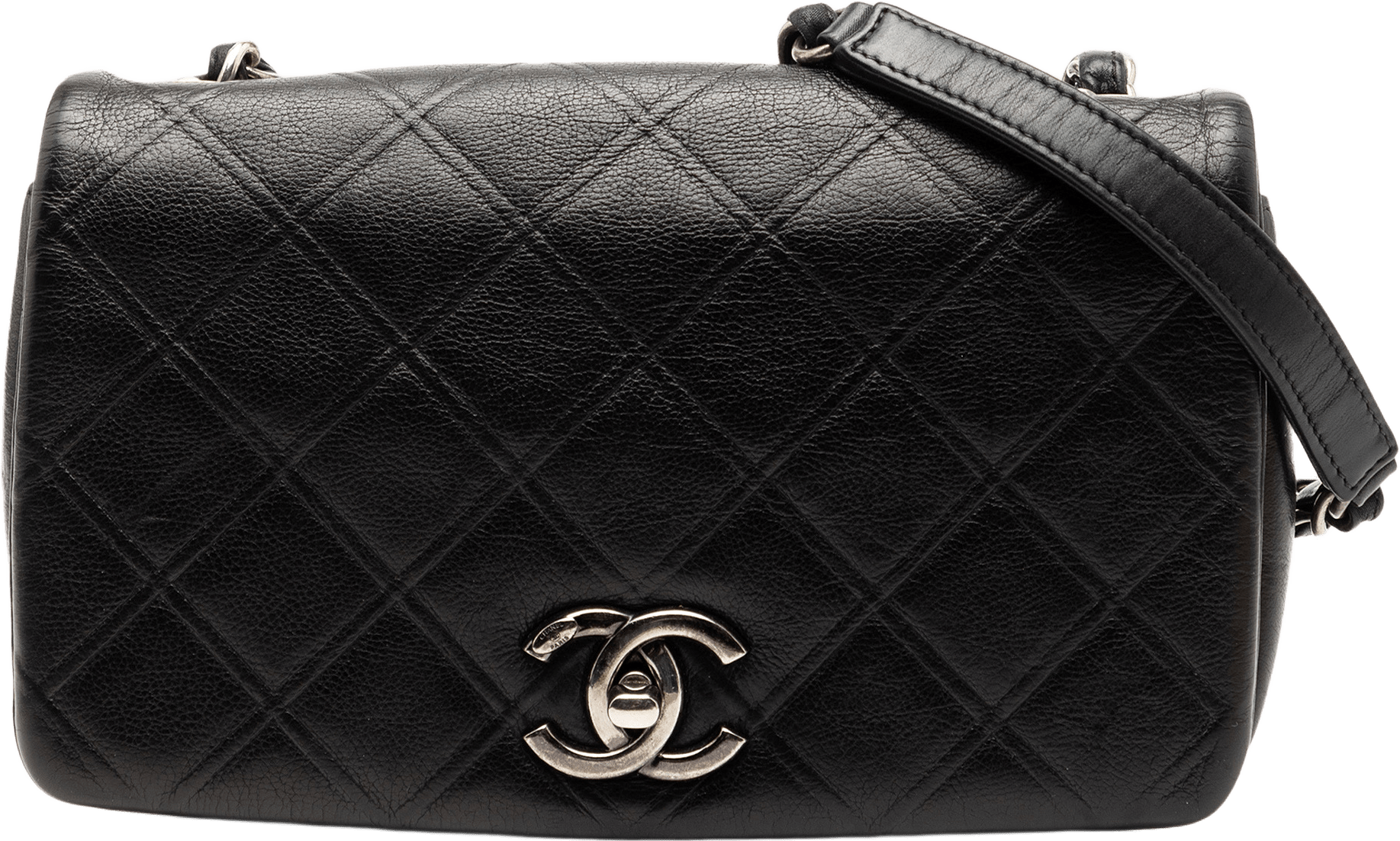 Chanel Small Diamond Embossed Calfskin New Chic Flap, från Luxclusif, i färgen black.