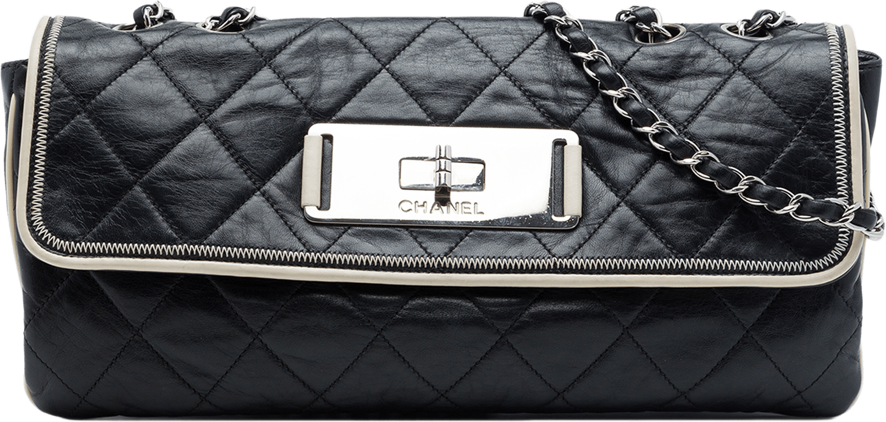 Chanel Quilted Lambskin East West Mademoiselle Flap, från Luxclusif, i färgen svart.