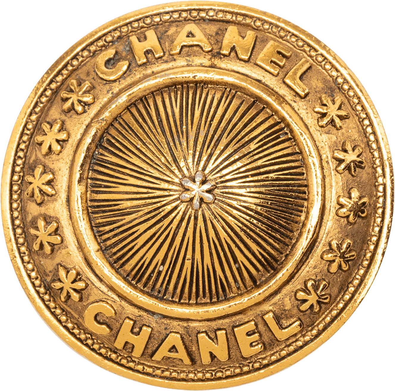 Chanel Gold Plated Round Brooch, från Luxclusif, i färgen gold.