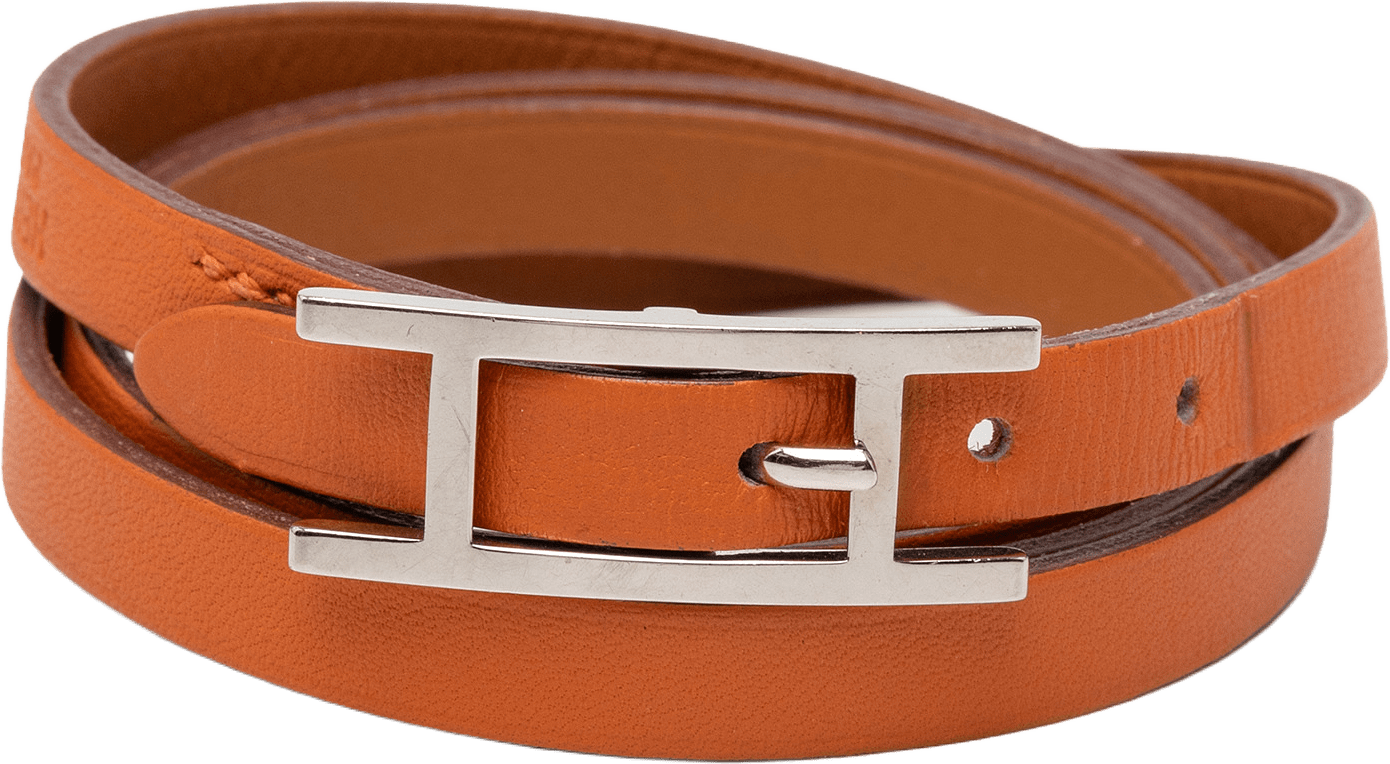 Hermès Leather Behapi Double Tour Bracelet, från Luxclusif, i färgen brown.