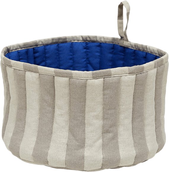 Toppu Bread Basket, från OYOY Living, i färgen clay / optic blue.