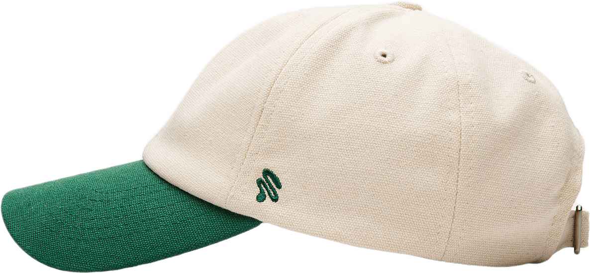 Dad Cap 105 Canvas, från Stiksen, i färgen off white/forest.