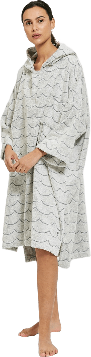 Frottéponcho Våg Ecru Långärmad, från emmamalena, i färgen off-white.