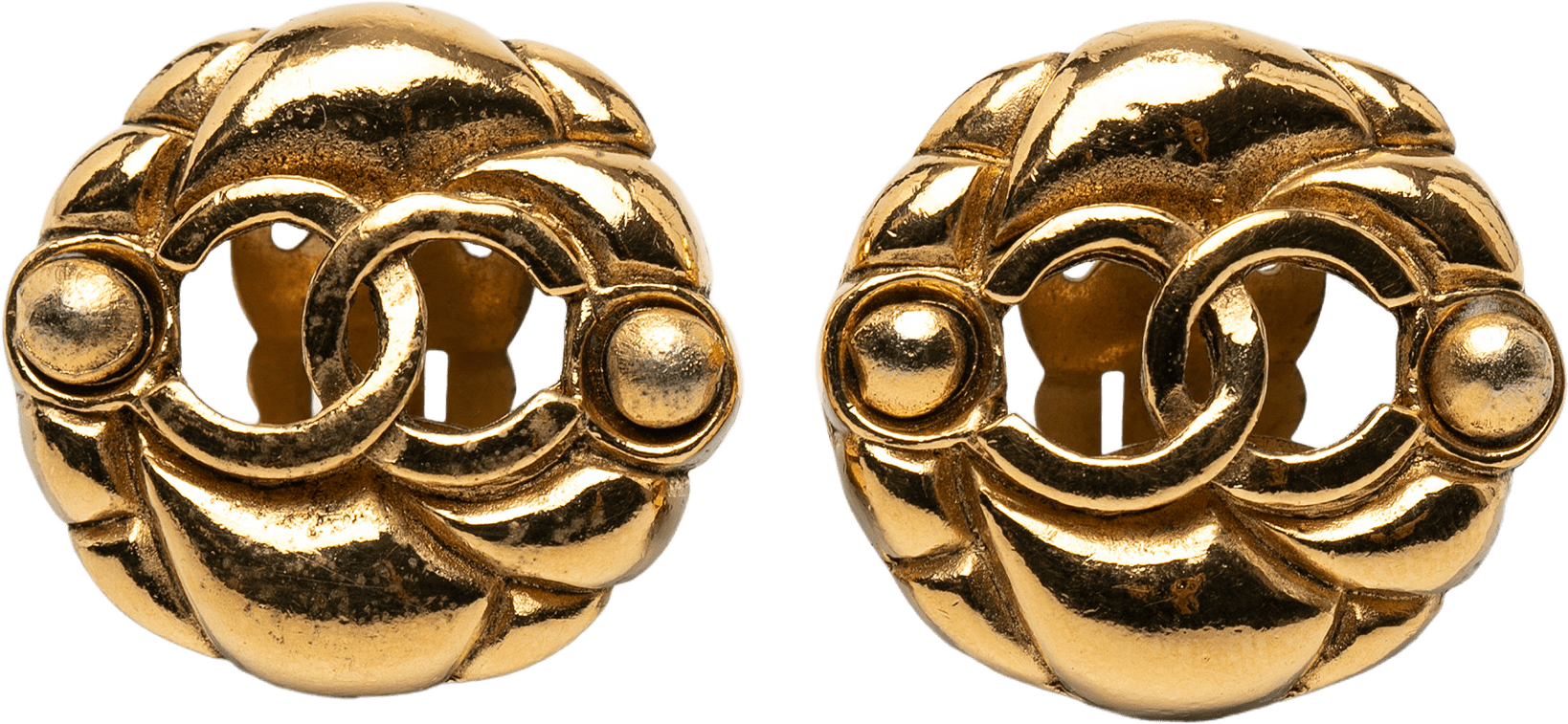 Chanel Cc Gold Plated Round Clip On Earrings, från Luxclusif, i färgen gold.