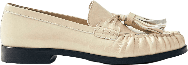 Marietta Onix Cream Leather Loafers, från Alohas, i färgen onix cream.