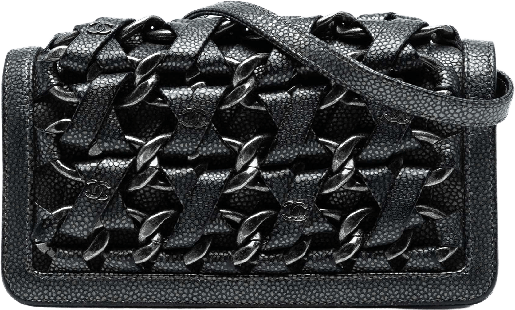Chanel Cc Metallic Caviar Interlaced Chain Clutch On Strap, från Luxclusif, i färgen black.