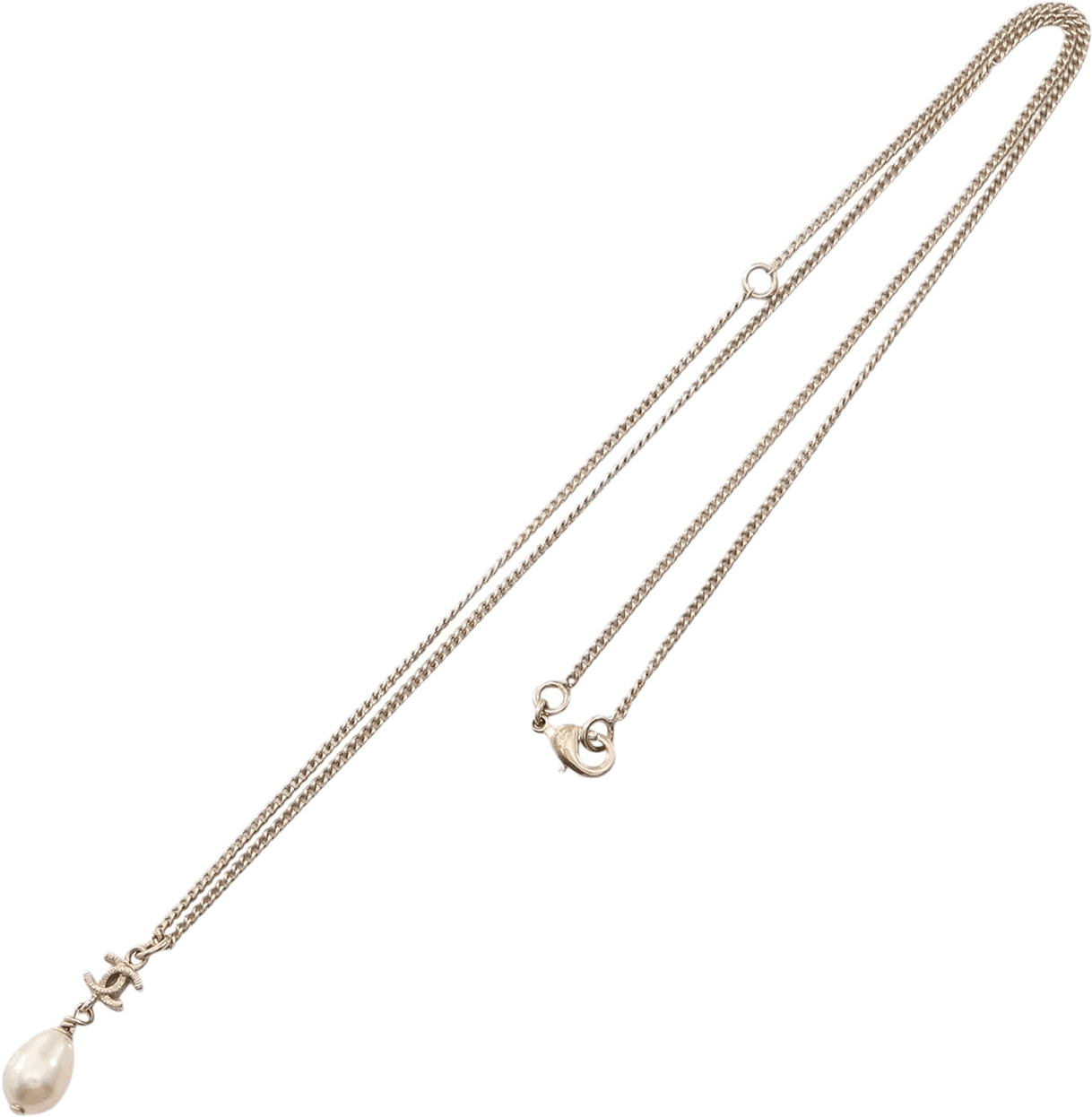 Chanel Cc Gold Plated Faux Pearl Teardrop Pendant Necklace, från Luxclusif, i färgen vit.