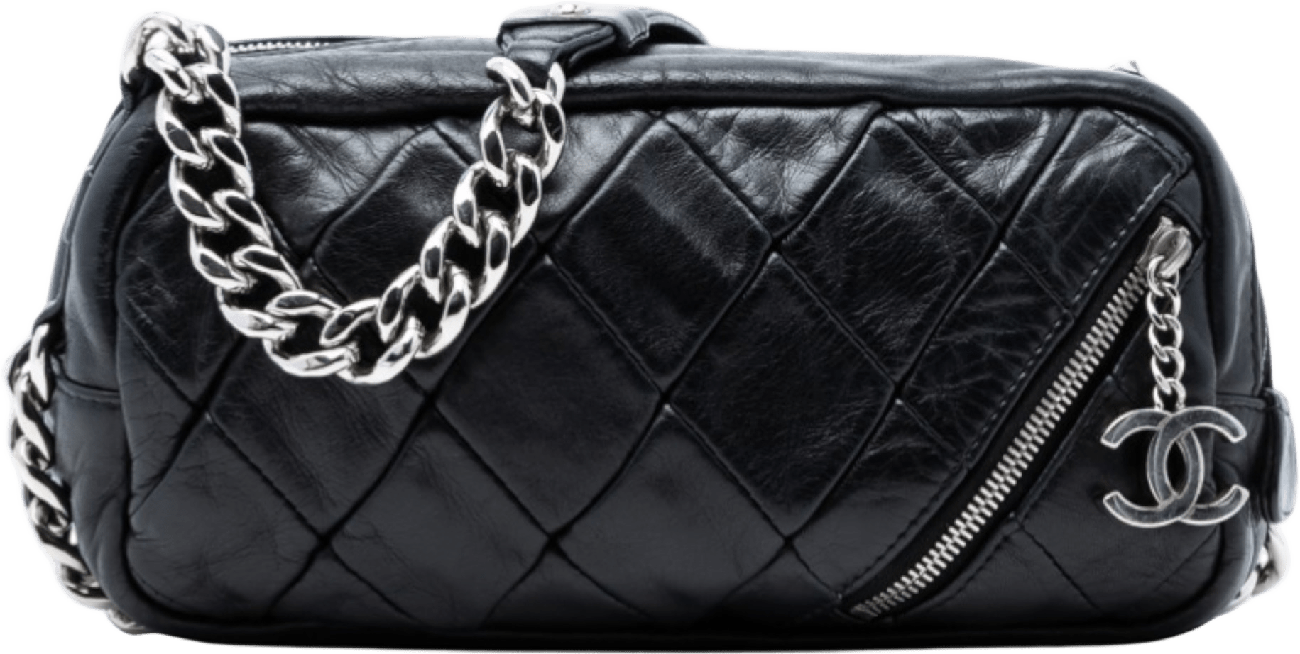 Chanel Quilted Lambskin Chain Shoulder Bag, från Luxclusif, i färgen black.