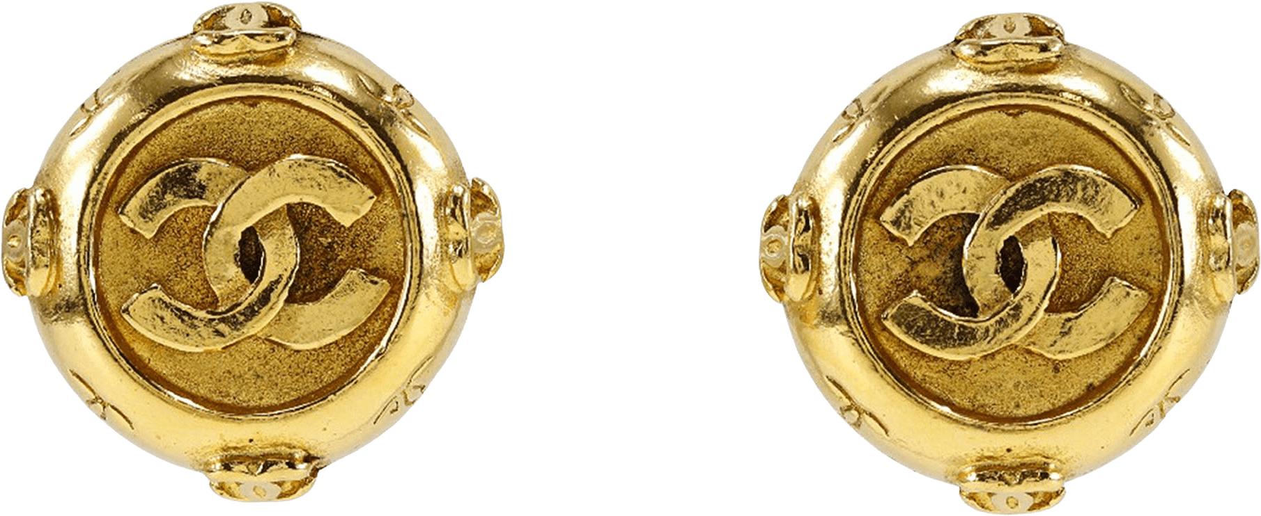 Chanel Cc Gold Plated Round Clip On Earrings, från Luxclusif, i färgen gold.