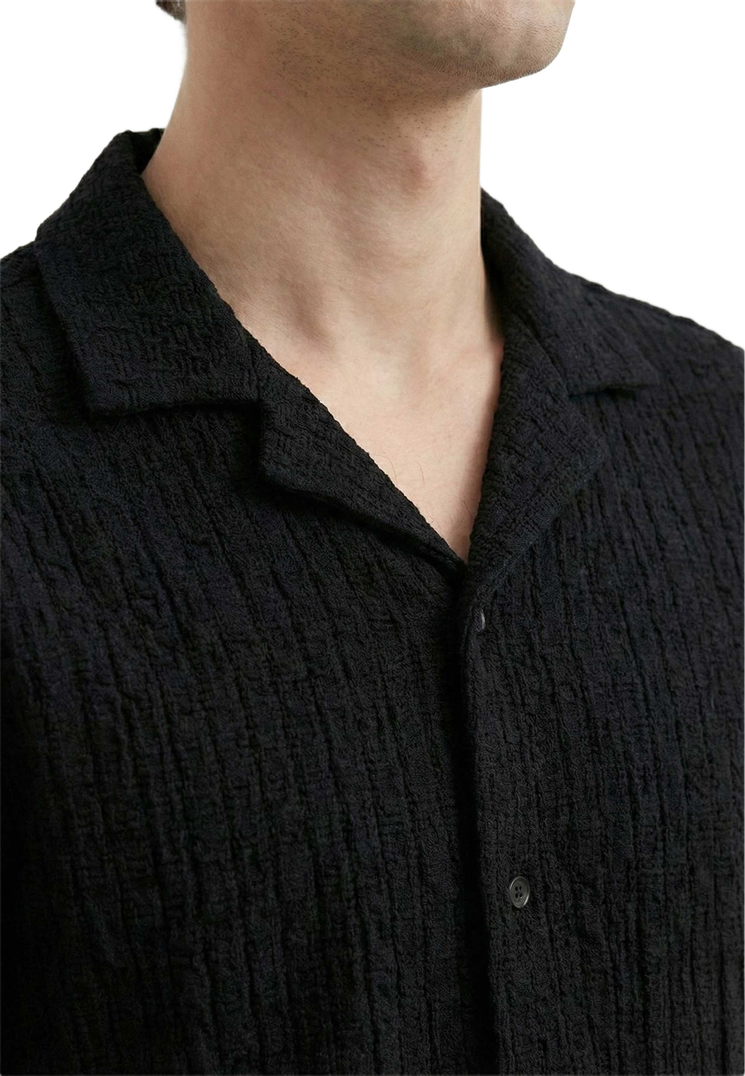 Ashen Structured Shirt, från Ciszere, i färgen black.