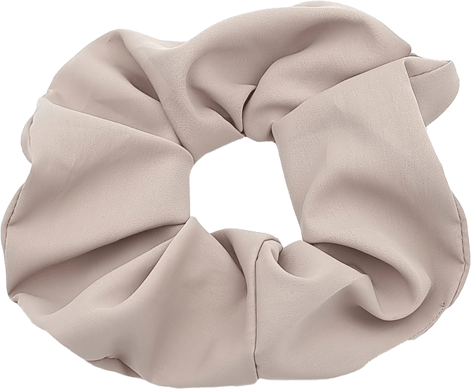 Stor Textilscrunchie, från Complement, i färgen beige.