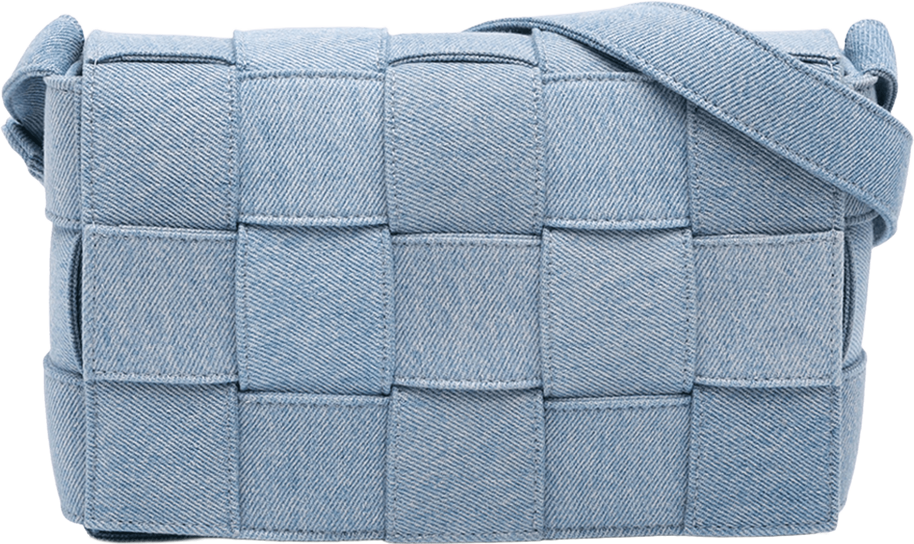 Bottega Veneta Denim Intrecciato Cassette Crossbody, från Luxclusif, i färgen denim.