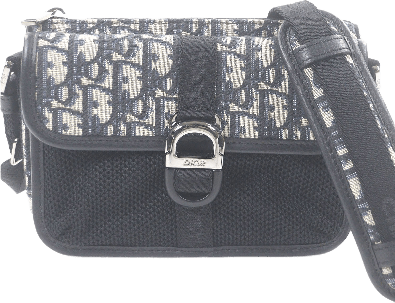 Dior Mini Oblique Canvas And Mesh Dior 8 Messenger Bag, från Luxclusif, i färgen blå.