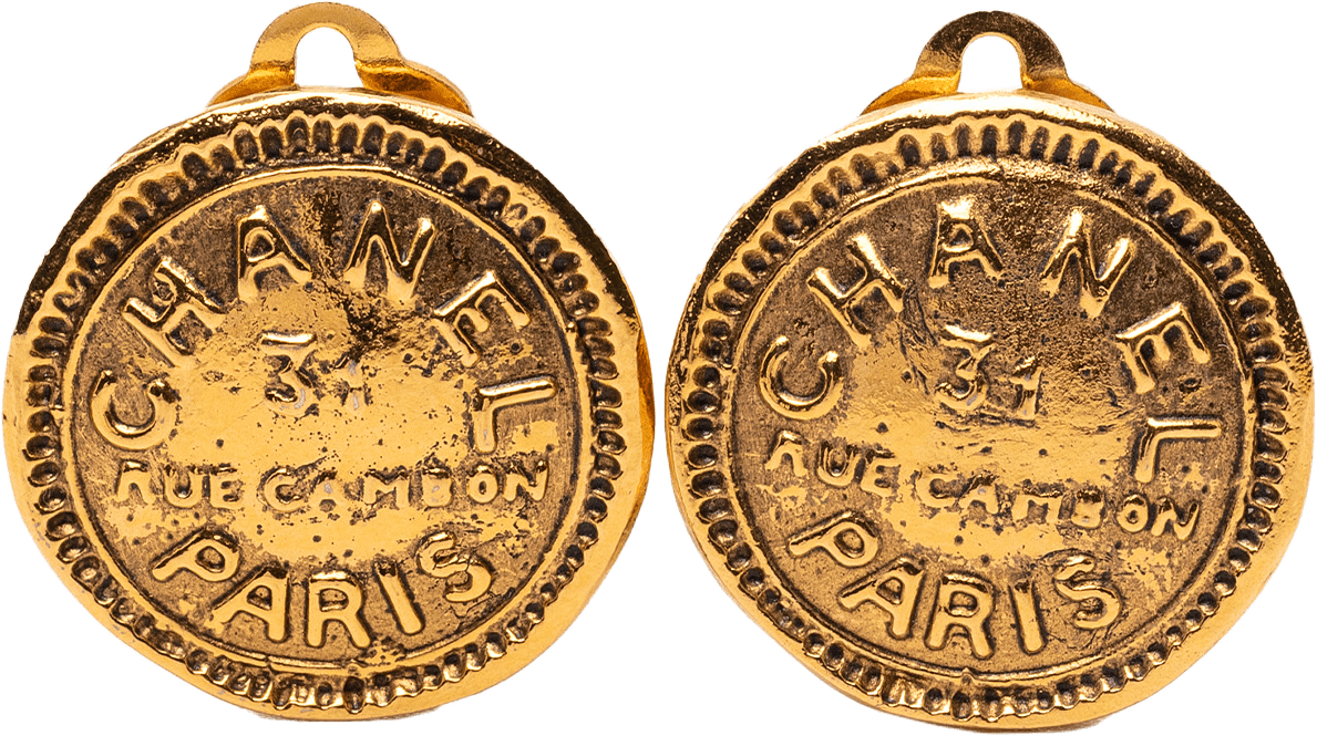 Chanel Gold Plated 31 Rue Cambon Round Clip On Earrings, från Luxclusif, i färgen gold.