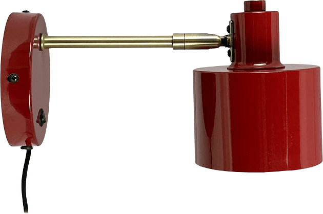 Ocean Wall Lamp, från Dyberg Larsen, i färgen dark red/ brass.