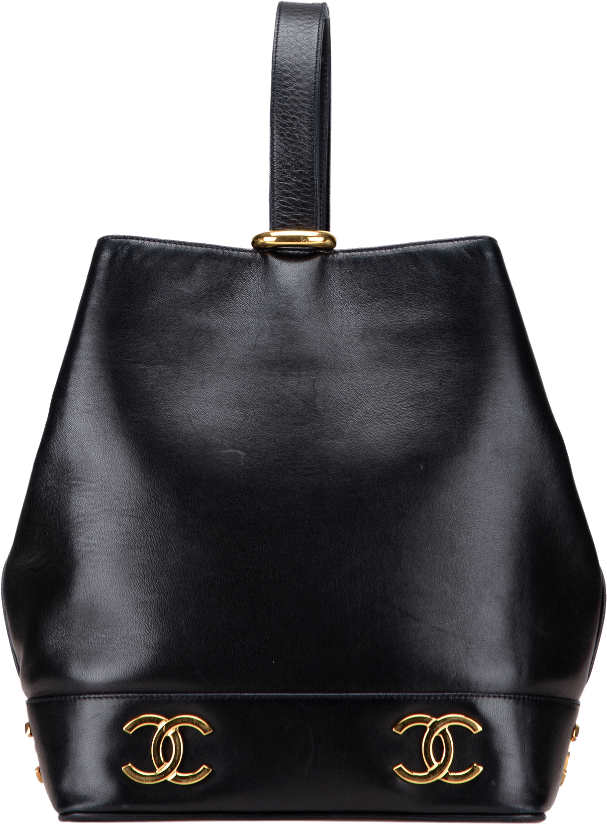 Chanel Triple Cc Lambskin Bucket, från Luxclusif, i färgen black.