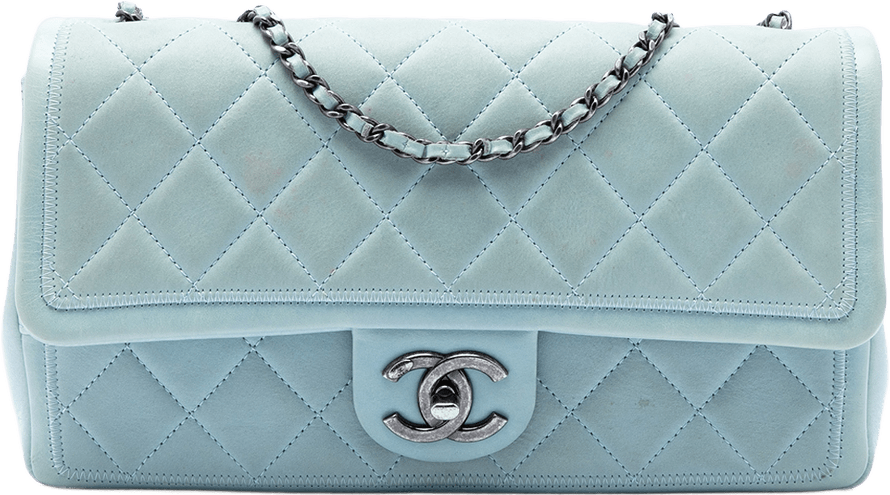 Chanel Cc Quilted Calfskin Single Flap, från Luxclusif, i färgen light blue.