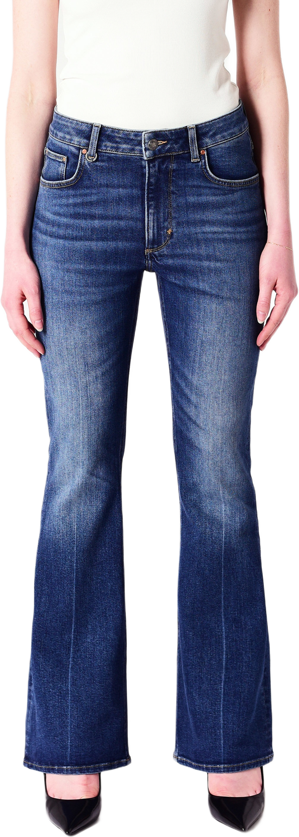 Kara Boot Wondrous Mid Vintage Indigo, från Neuw, i färgen blue.