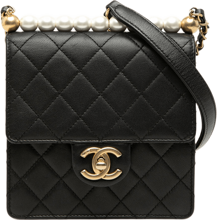 Chanel Small Lambskin Chic Pearls Flap, från Luxclusif, i färgen svart.