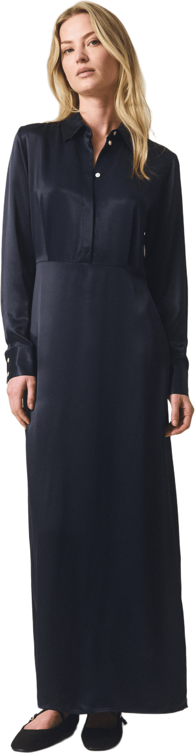 Maxi Satin Shirt Dress, från Lexington, i färgen navy.