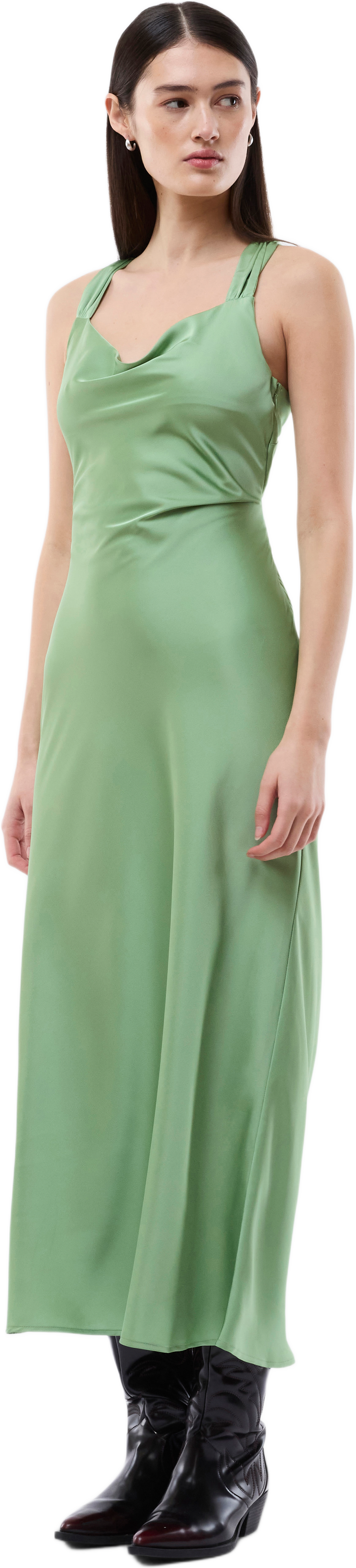 Aijamd Dress, från Modström, i färgen aspen green.