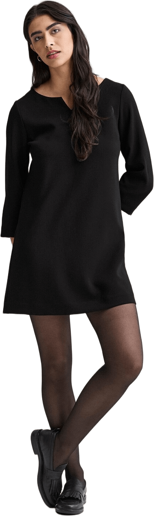 Klänning Maya, från Newhouse, i färgen svart.