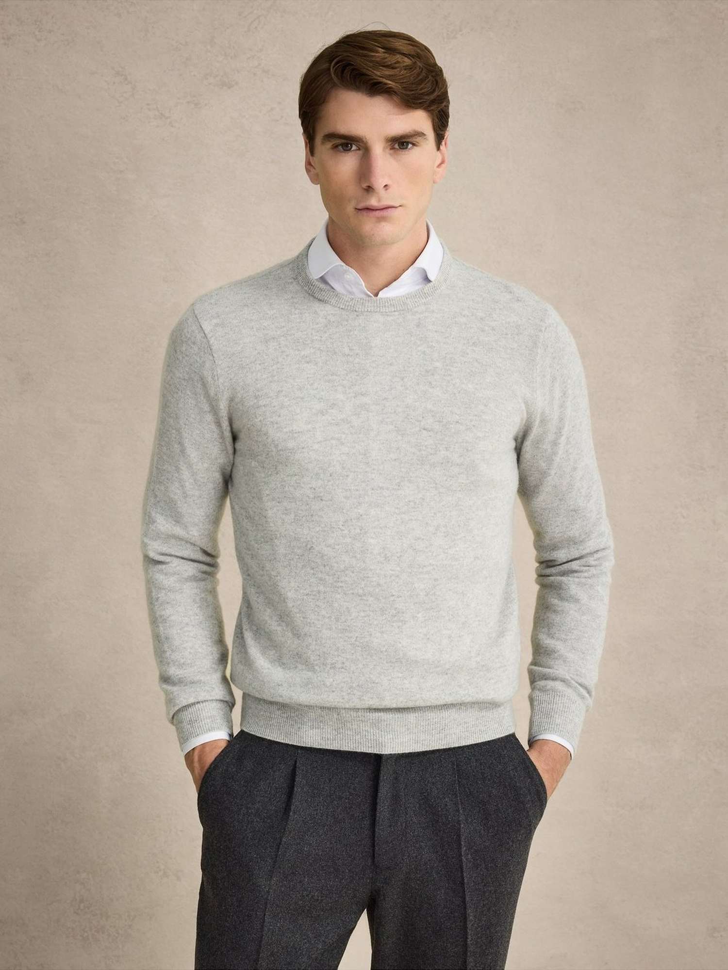 Cashmere Sweater Noah, från John Henric, i färgen grey.