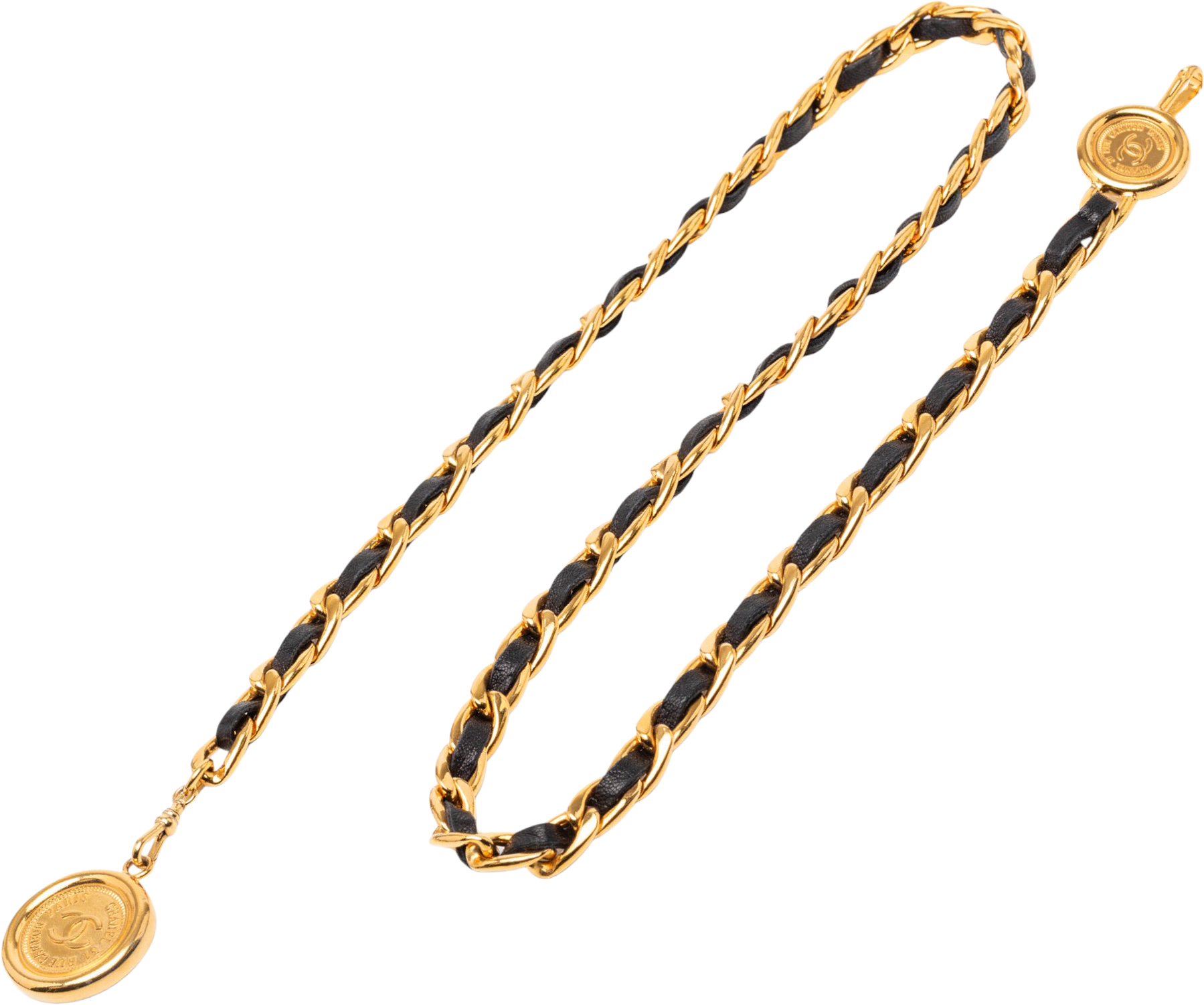Chanel Gold Plated Leather Woven 31 Rue Cambon Medallion Chain Belt, från Luxclusif, i färgen gold.
