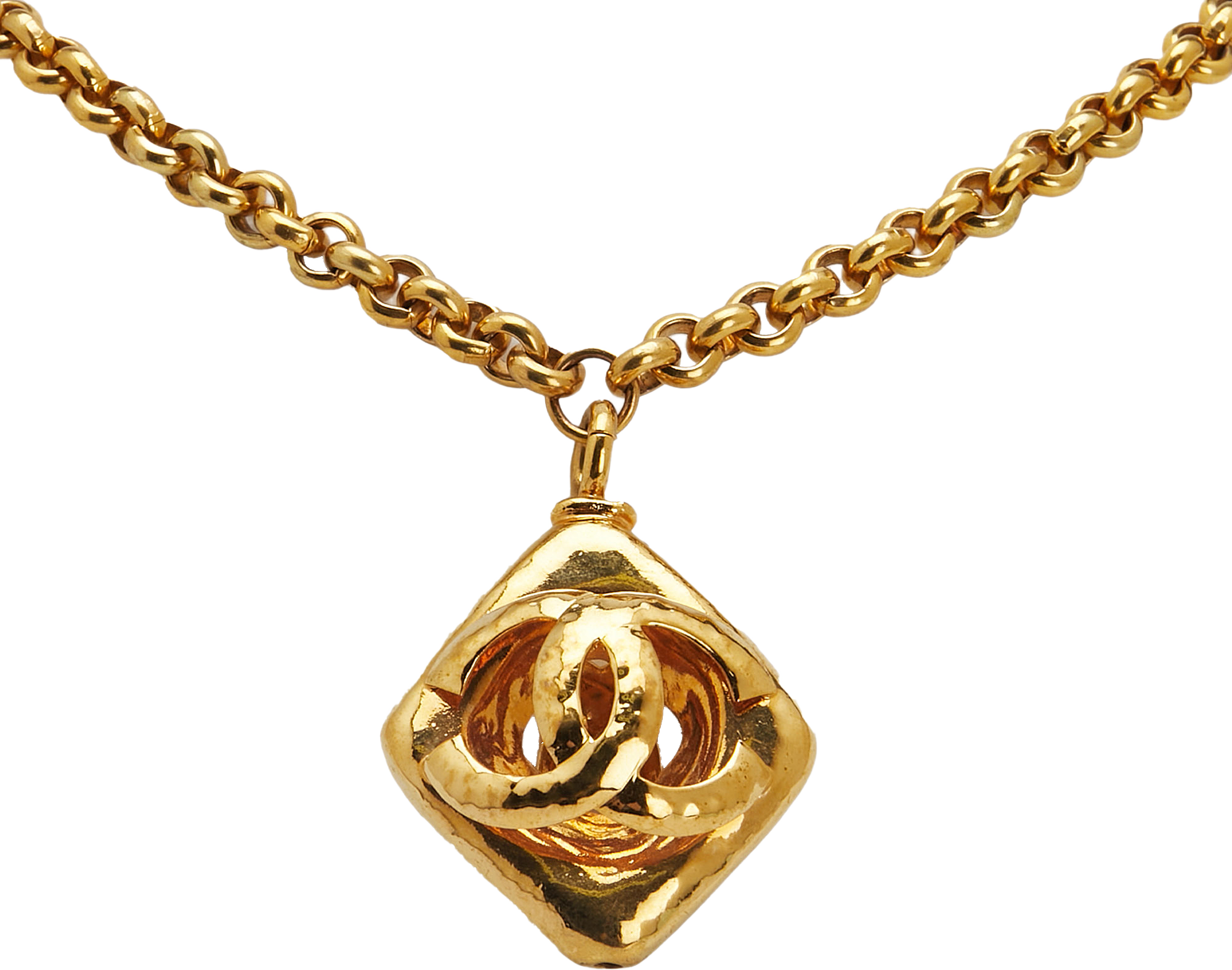 Chanel Cc Gold Plated Diamond Cut Pendant Necklace, från Luxclusif, i färgen guld.